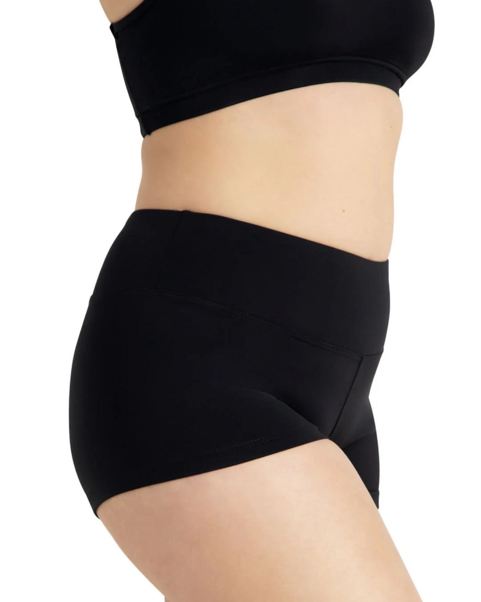GUSSET SHORT-ADULT
