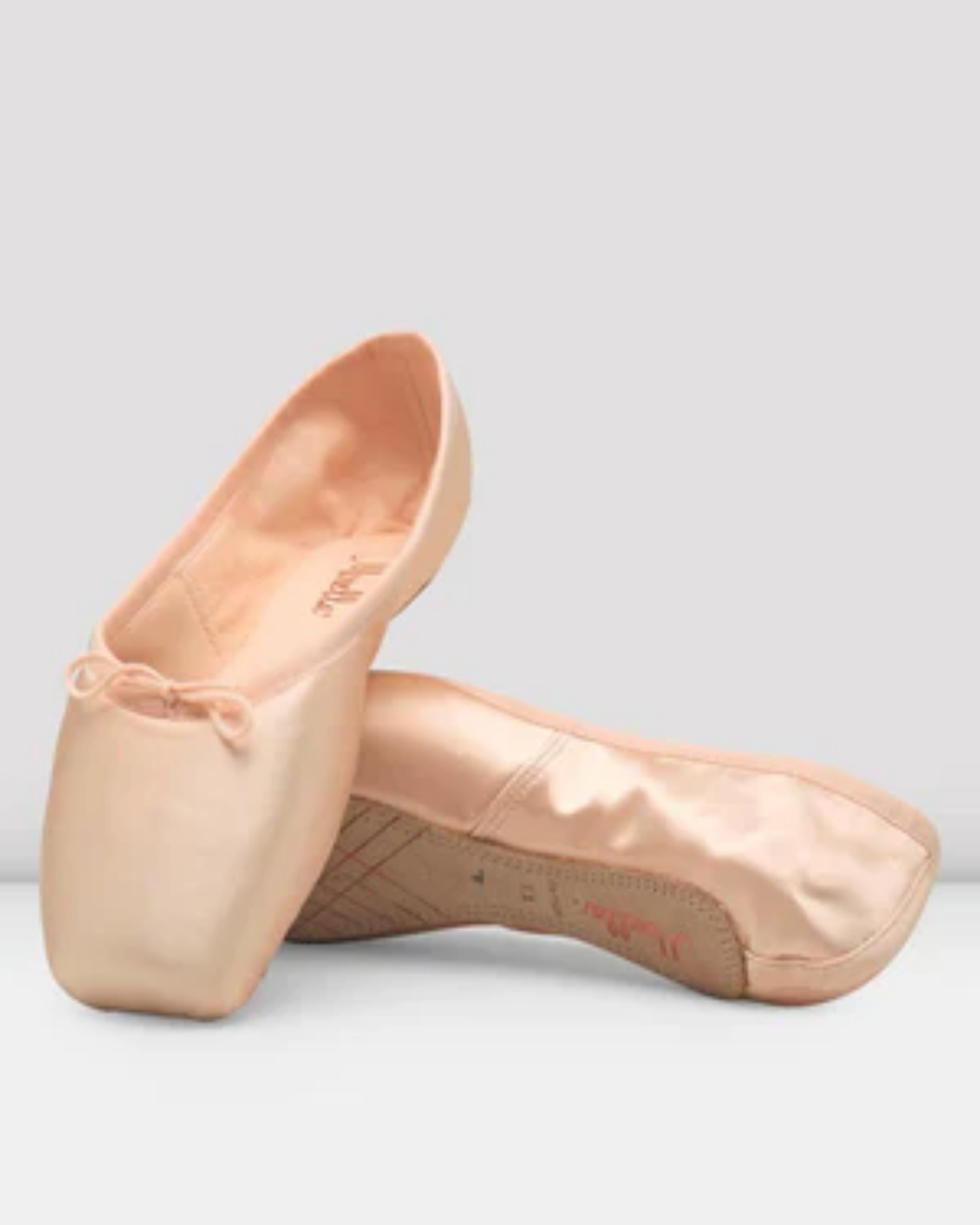 WHISPER SATIN POINTE SHOE